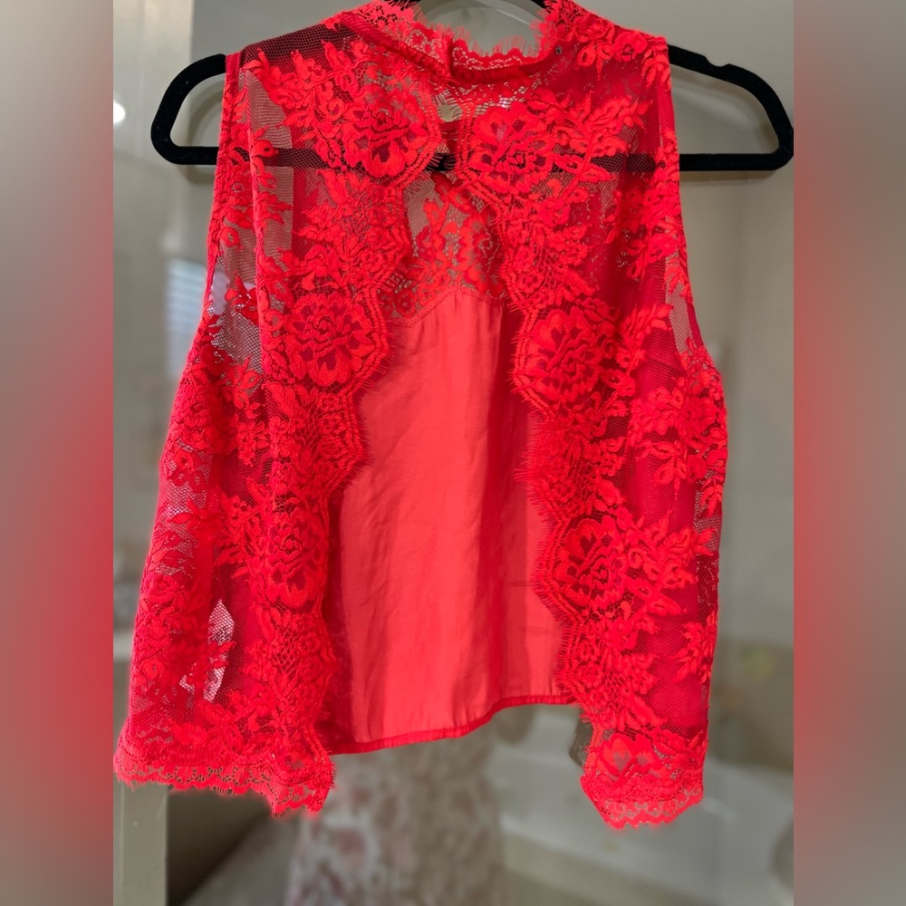 🔥‼️ Free people beautiful Red Lace detail Crop Top‼️🔥 - Picture 2 of 4